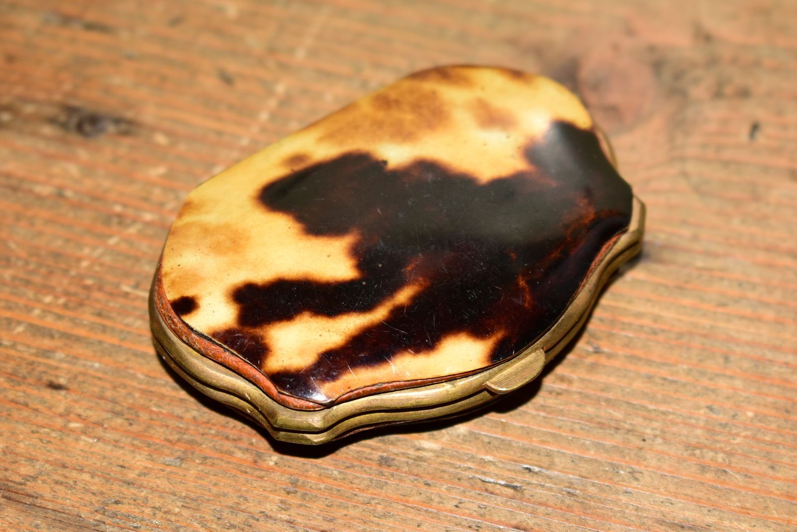 Victorian Dyed Horn Coin Purse With Piqué Inlay, Rare Lift Clasp & Pink Moiré Silk photo Home Decor
