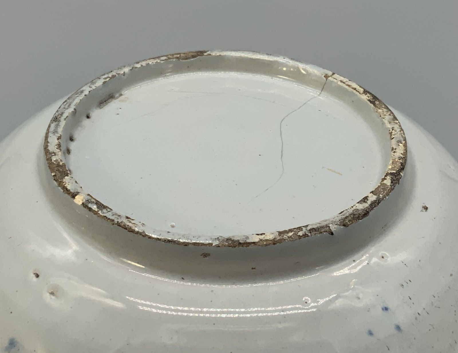 photo vintage 18th Century Dutch Delft Barber's Bowl Bleeding Dish Blue And White Tin Glaze