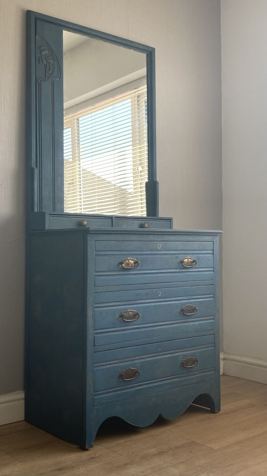 Mirrored Chest Of Drawers