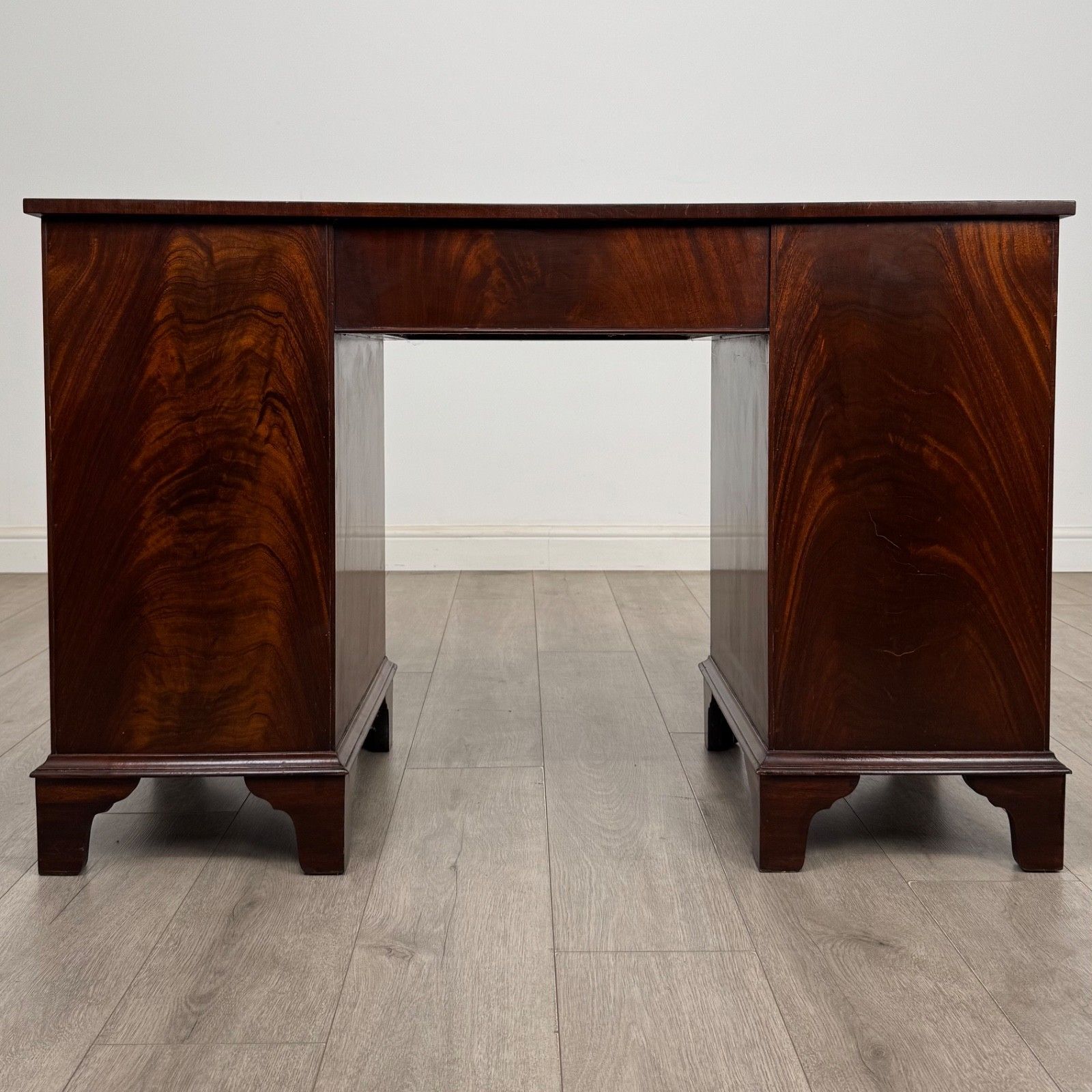 Antique 20th Century Serpentine Kneehole Desk In Mahogany ( Af 5798 ) photo 625.0