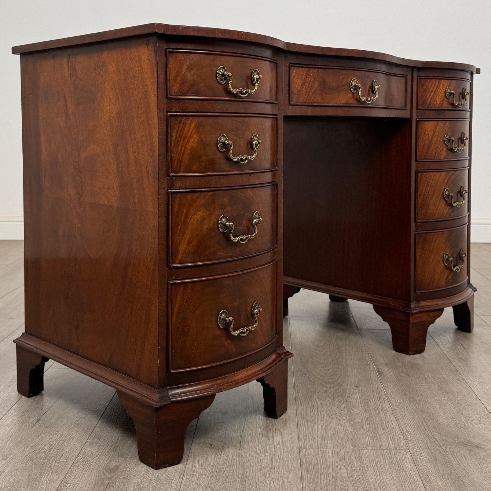 Antique 20th Century Serpentine Kneehole Desk In Mahogany ( Af 5798 ) photo vintage