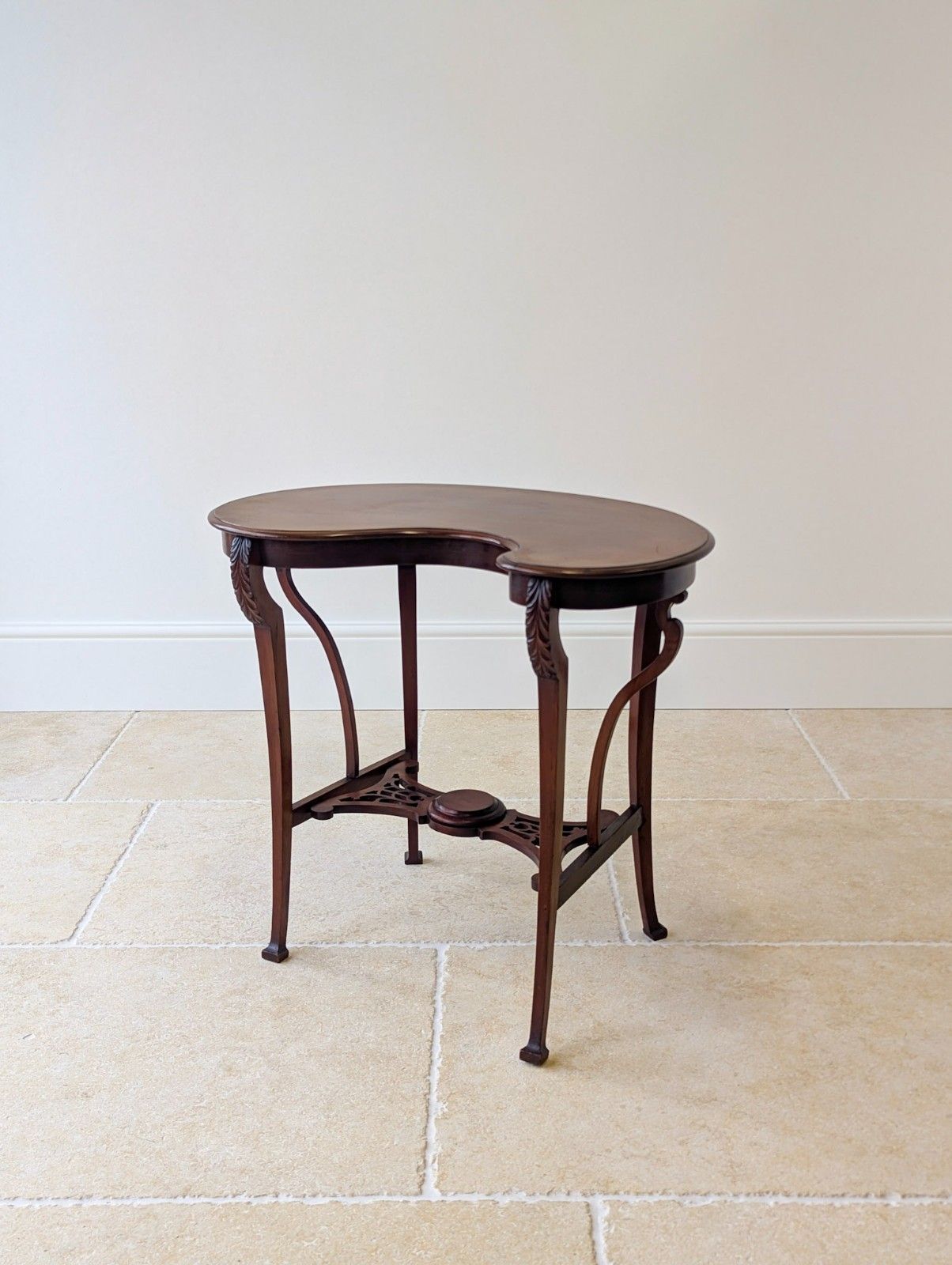 photo furniture Antique Edwardian Art Nouveau Mahogany Side Table C.1900