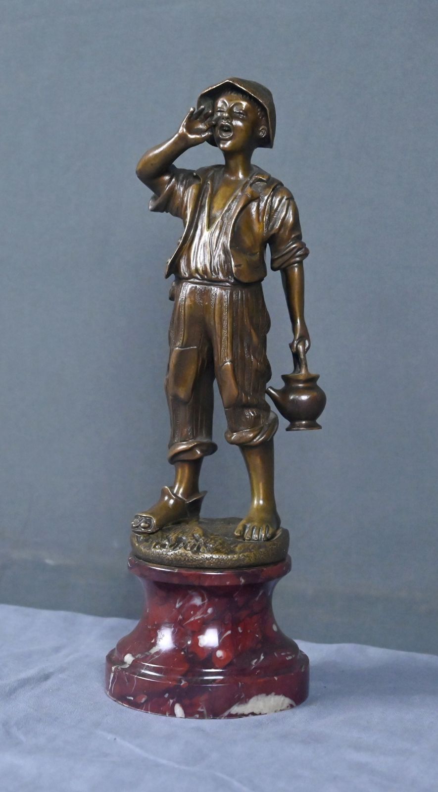 Bronze Sculpture "The Little Water Carrier" Signed Dubois – Late 19th Century photo Art