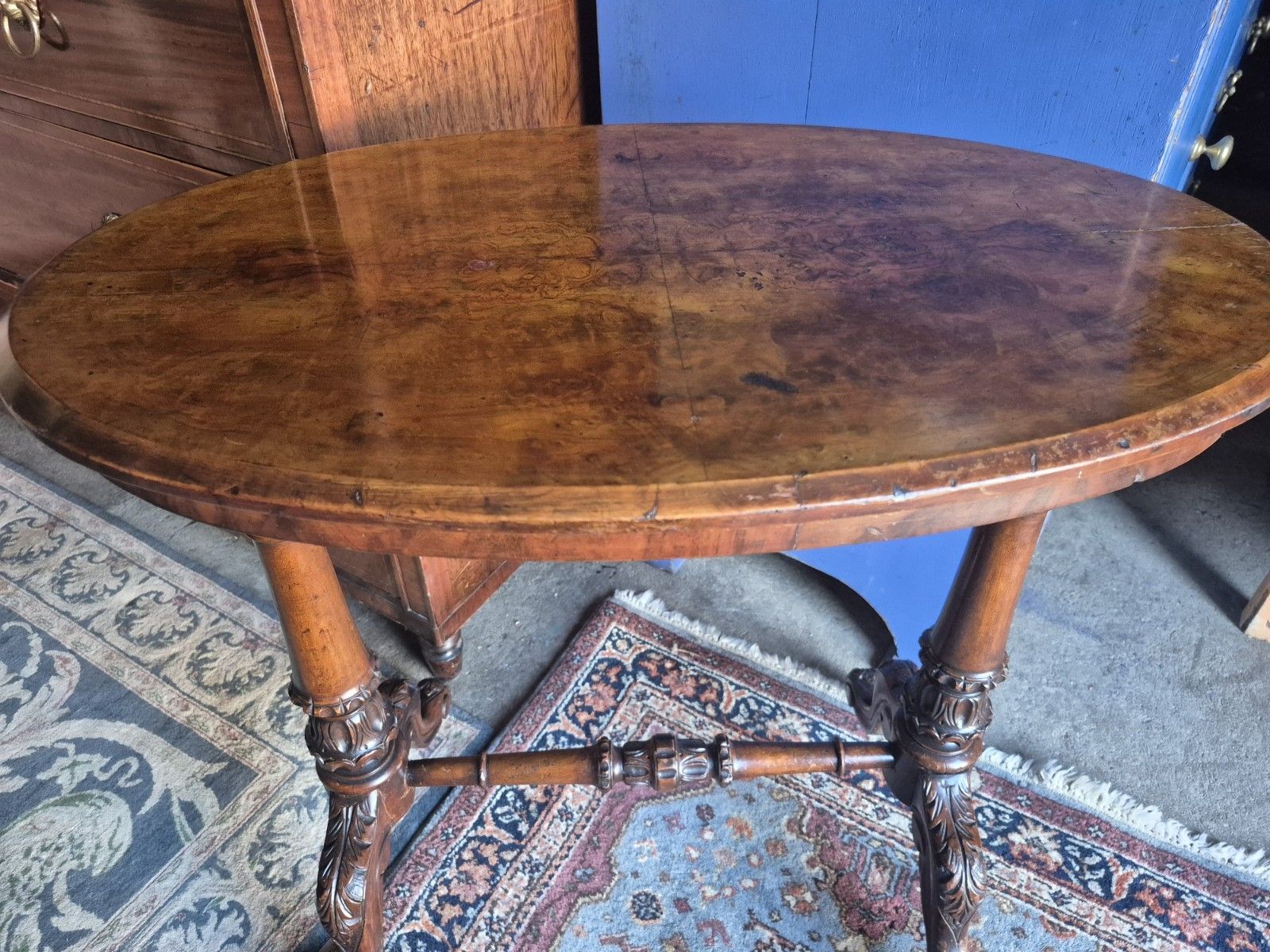 Fabulous Quality Early Victorian Burr Walnut Quater Veneered Oval Top Lamp Table photo Furniture
