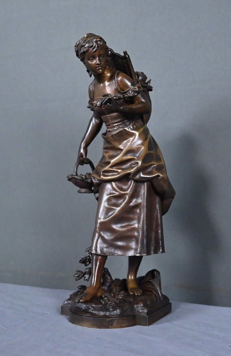Bronze "Young Girl With A Basket" Signed E. Bouret – Late 19th Century photo 1520.0