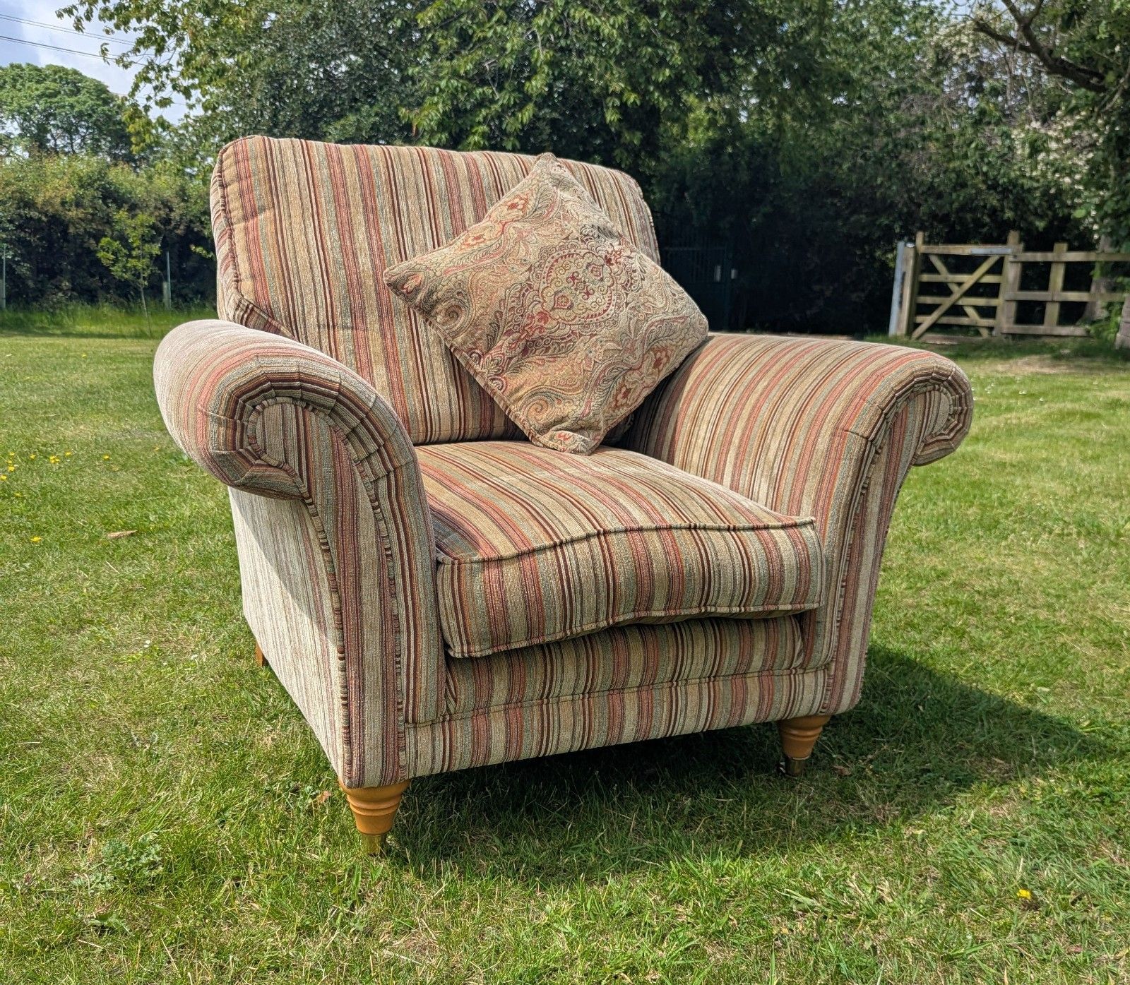 Vintage Comfy Parker Knoll Club Chair Delivery Available 0335.