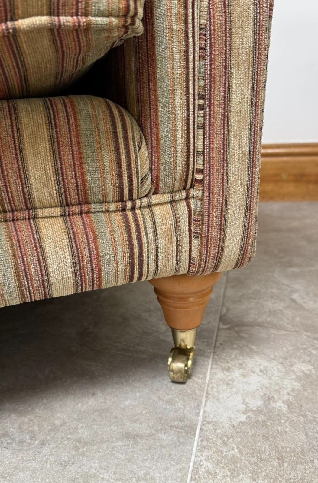 Vintage Comfy Parker Knoll Club Chair Delivery Available 0335. photo for sale