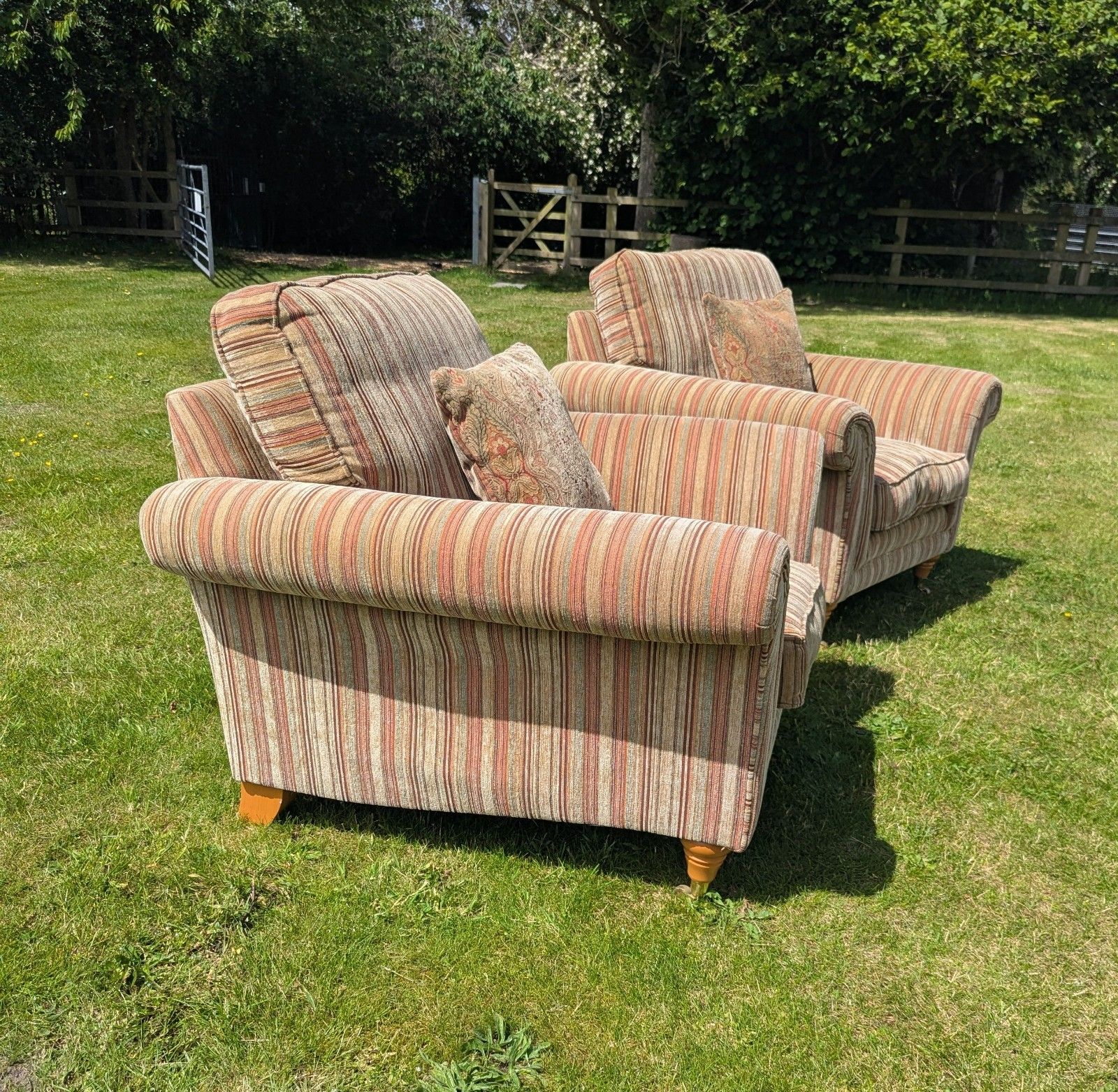 Pair Vintage Comfy Parker Knoll Club Chair Delivery Available 0335. photo buy