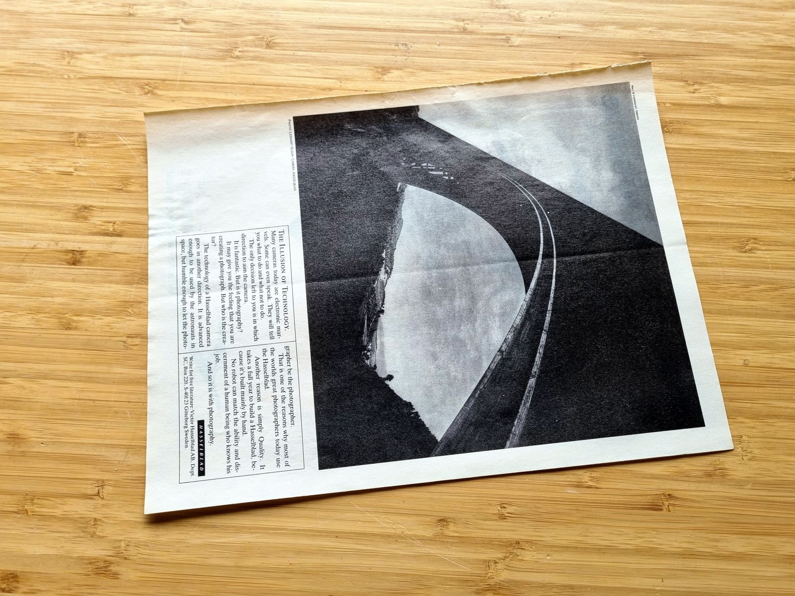 Vintage Camera Ad Page, Hasselblad, Lennart Olson Photo, Black And White Bridge, 1980s Original Magazine Advertising photo 55.0