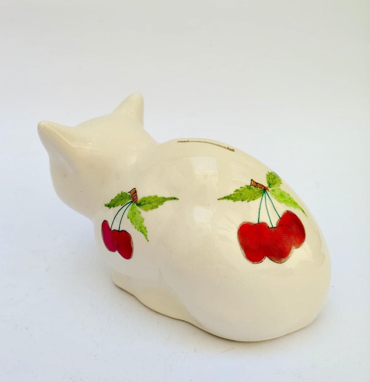 Tirelire chat en céramique, Ernestine Ceramic Art Masters, décoration cerise vintage mid-century photo furniture