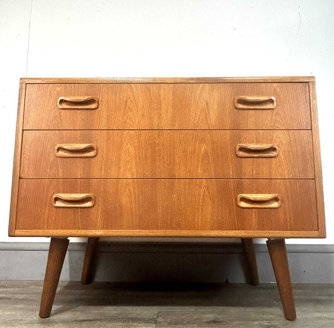 Superb Mid Century Teak Chest Of Drawers On Legs G Plan Fresco photo vinterior