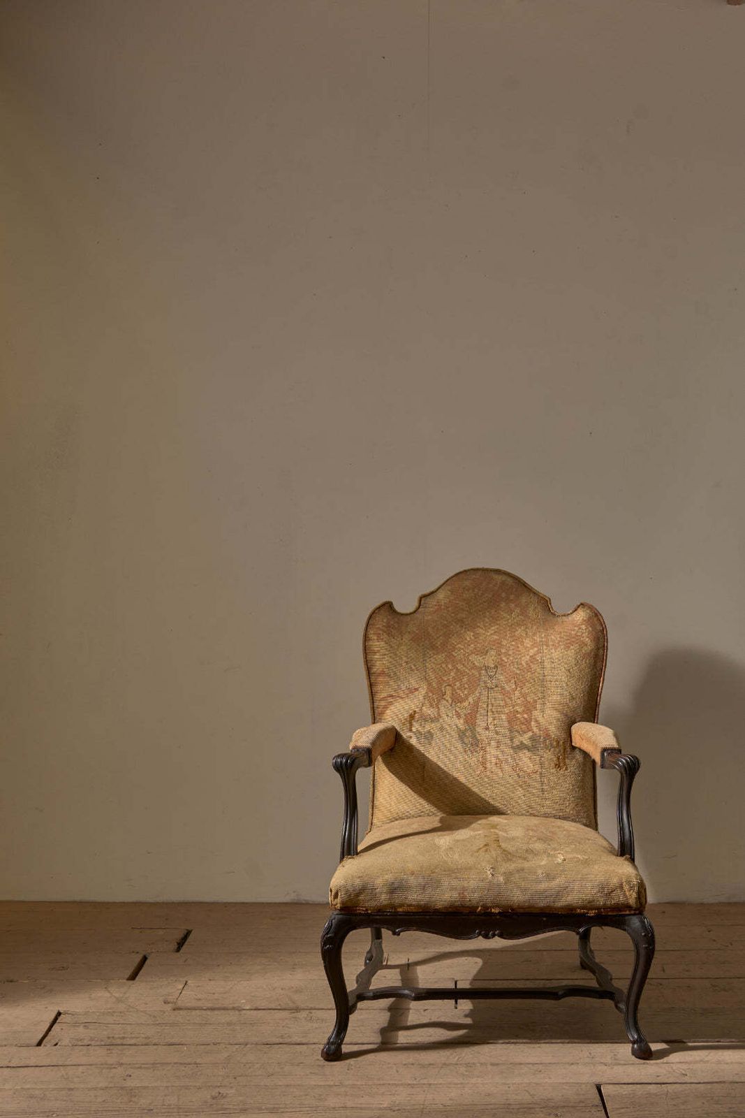 George 1st Style Irish Armchair In Tapestry Fabric photo vintage