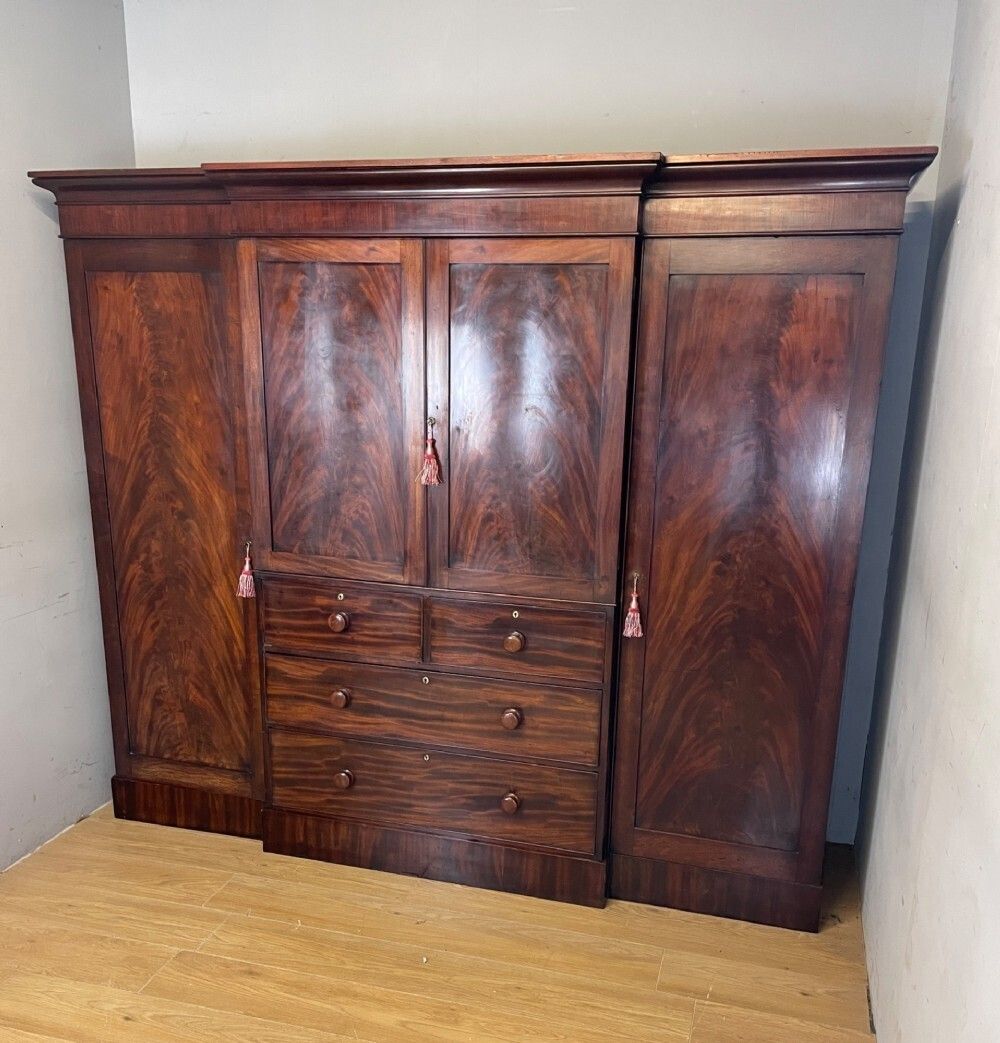 Georgian Country House Flame Mahogany Four Door Wardrobe photo for sale