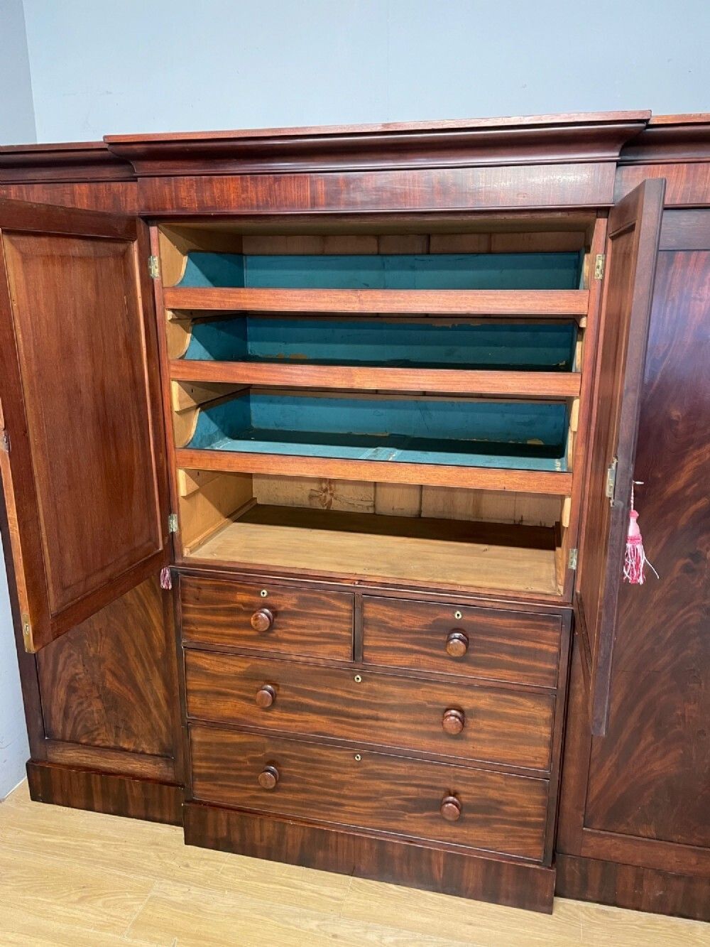 Georgian Country House Flame Mahogany Four Door Wardrobe photo vinterior