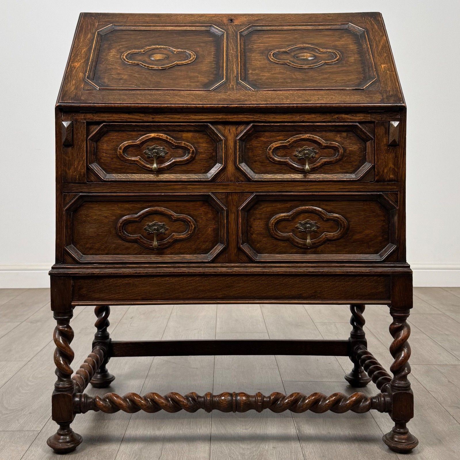 Antique 20th Century Jacobean Style Bureau In Oak ( Af 5772 )