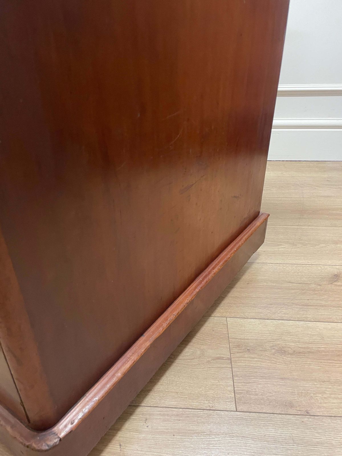 photo vinterior Antique Mahogany Victorian Pedestal Desk With Original Leather Top