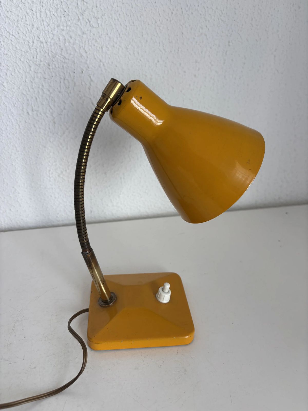 Vintage 1950s Bedside Lamp, Child's Desk Lamp, Gumdrop Style   21 Cm photo vintage