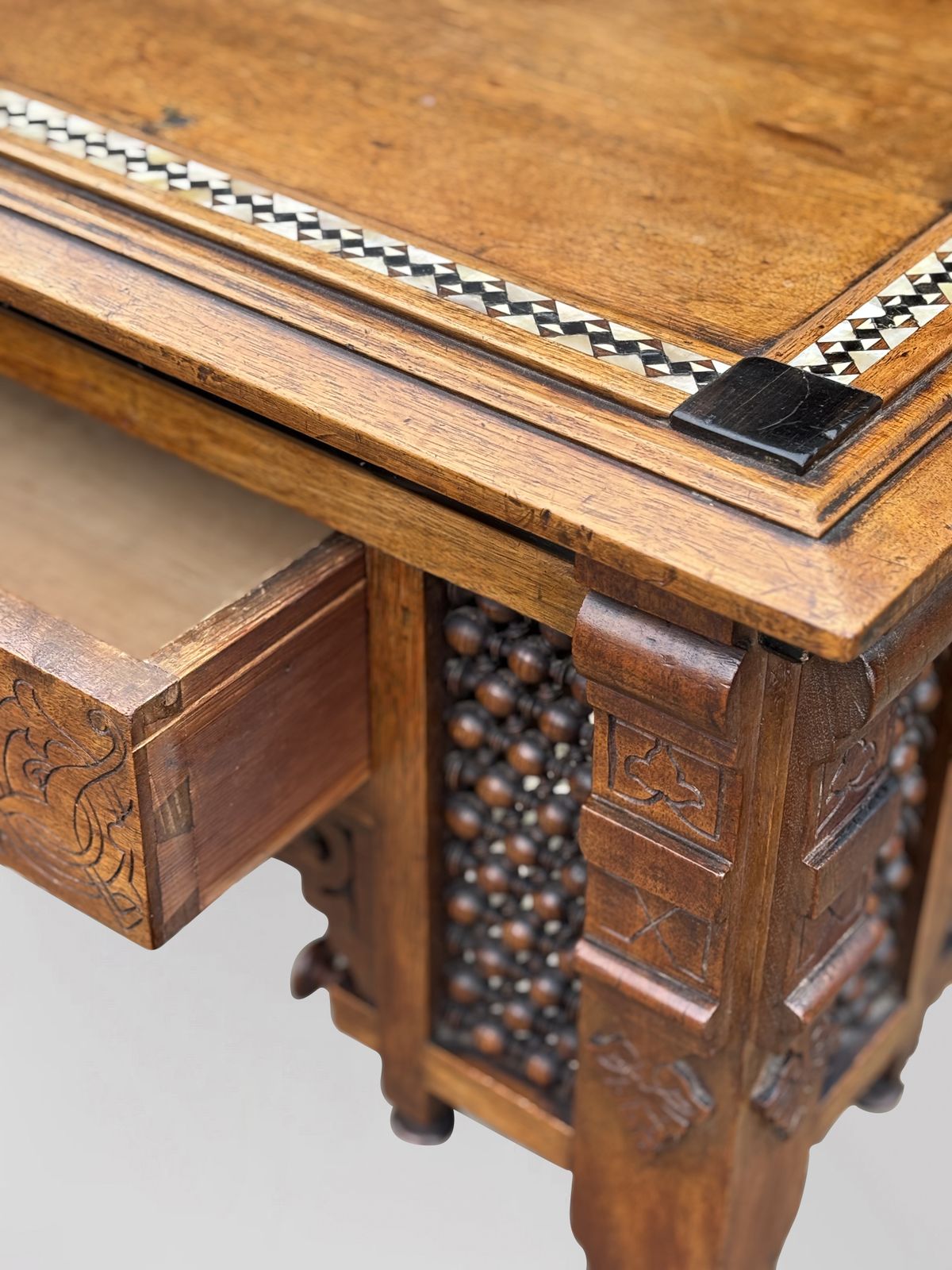 photo vinterior 19th Century Aesthetic Movement Moorish Walnut & Inlay Table