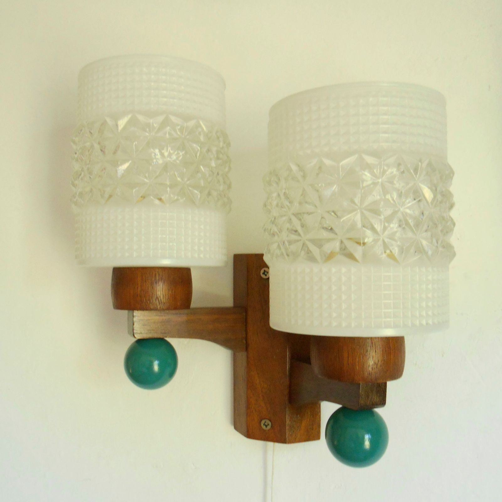 A Pair Of Mid Century Modern Dual Stem Teak Wall Lamps photo Lighting