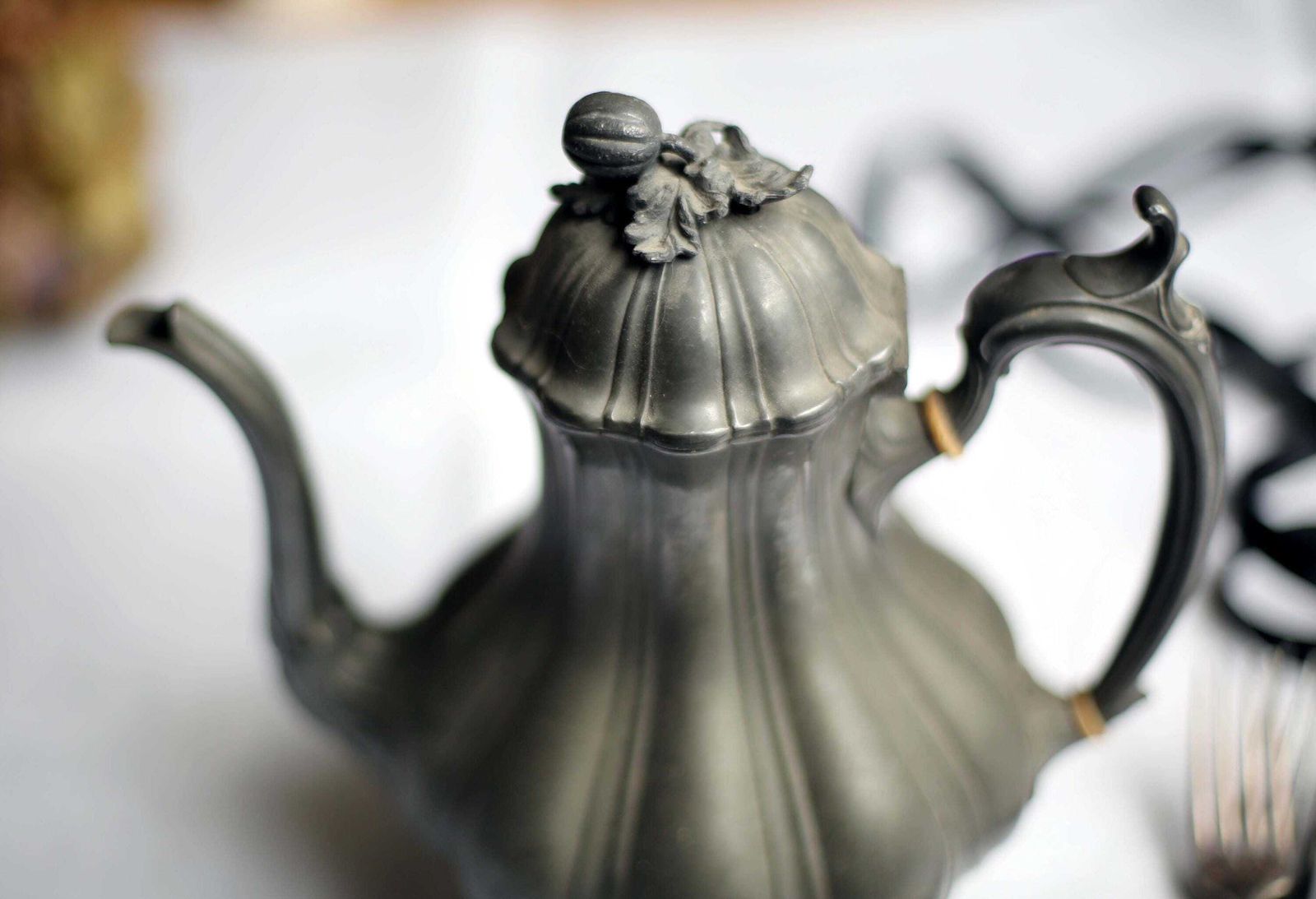 Antique Rococo Gadrooned Coffee Pot Pewter Shaw & Fisher Sheffield photo 82.0