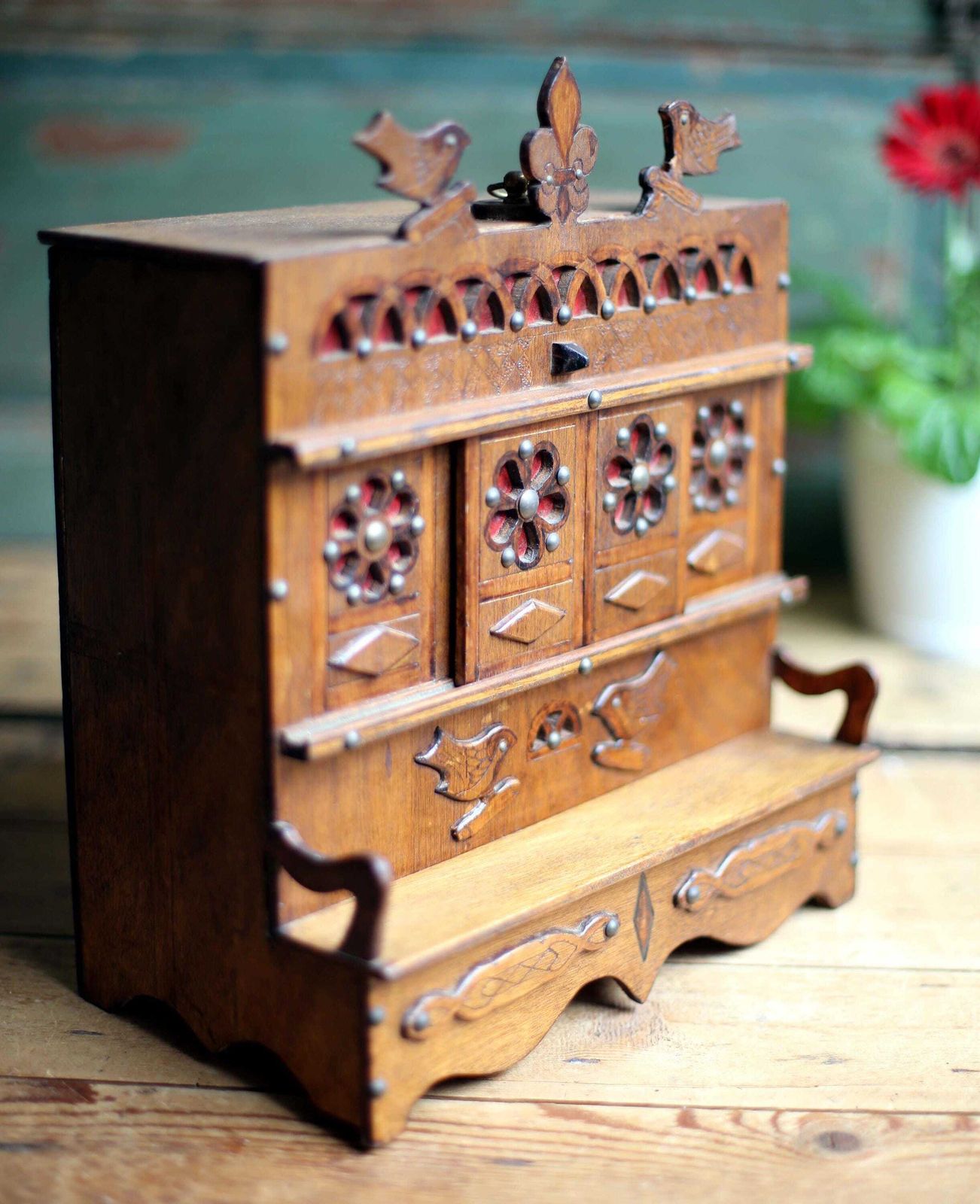 Home Decor Antique Miniature Breton Bed Box Folk Art Small Carved Tramp Art Lit Clos photo
