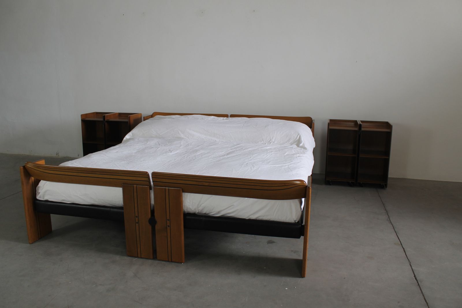 Tobia And Afra Scarpa Artona Bed With Nightstands By Maxalto 1975 photo Furniture