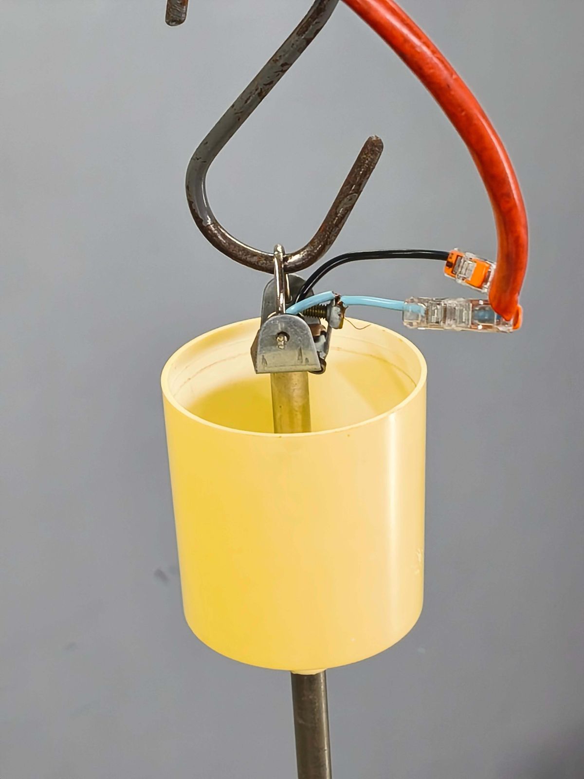 Tsjechoslowaakse geribbelde opaline glazen hanglamp, jaren 1970 photo Verlichting