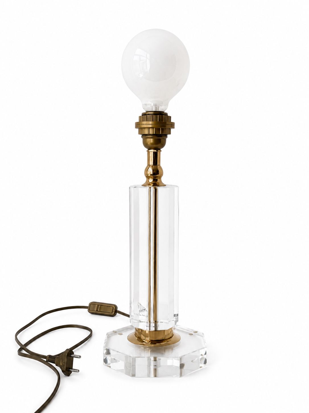 Hollywood Regency Faceted Lucite Crystal & Brass Table Lamp By Decco  Accessories (Hirschberg), 1970s