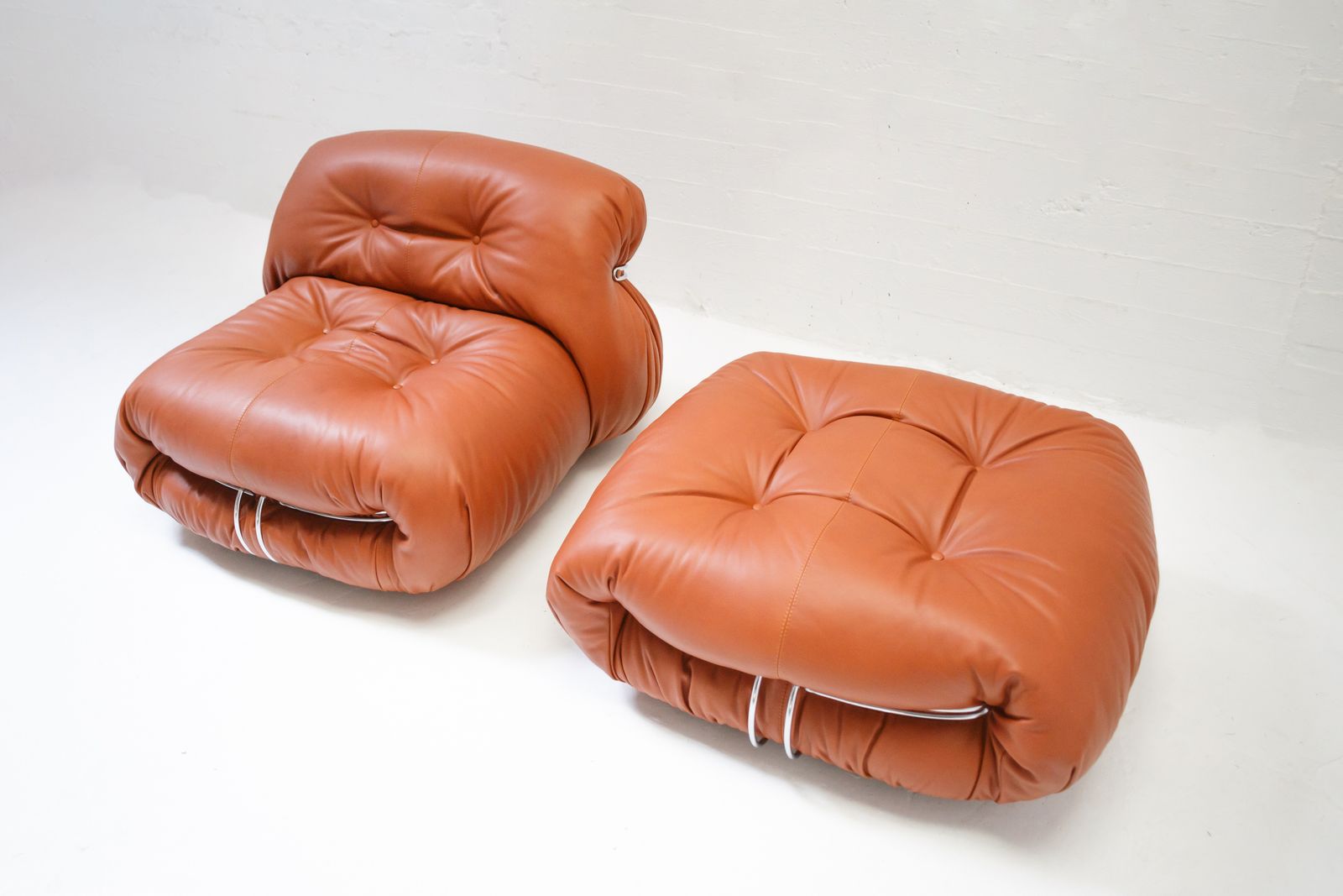 photo vintage Afra & Tobia Scarpa ‘Soriana’  Chair With Ottoman