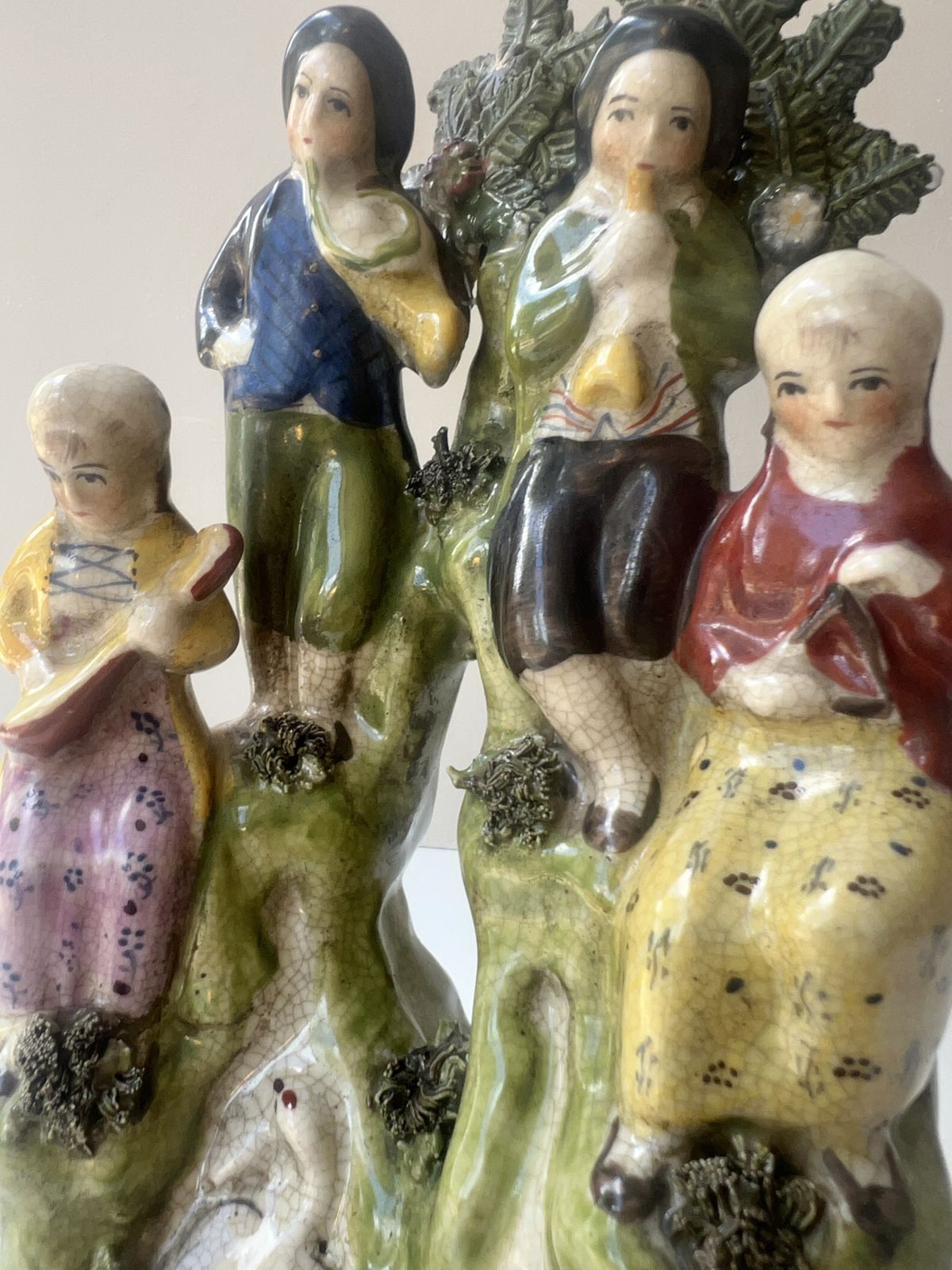 Antique Staffordshire Travelling Musicians With Bocage photo vinterior