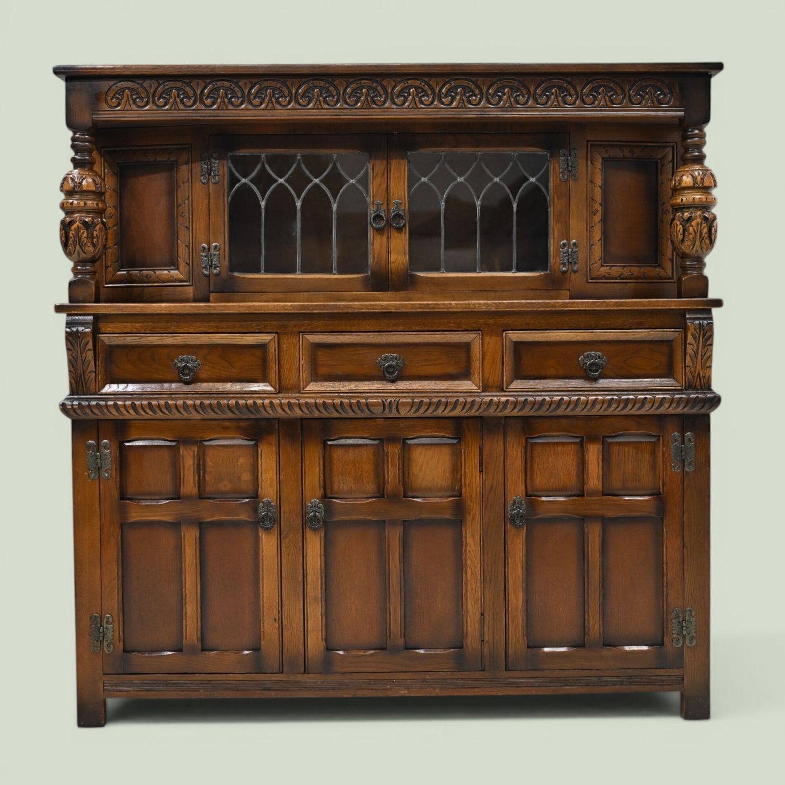 photo buy Old Charm Court Cupboard Oak Tudor Style Free Uk Delivery.