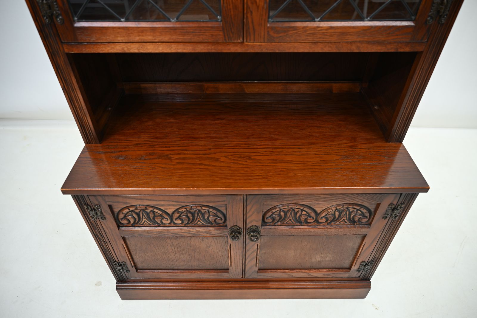 photo vintage Old Charm Wall Unit Bookcase Display Oak Tudor Brown Free Delivery*
