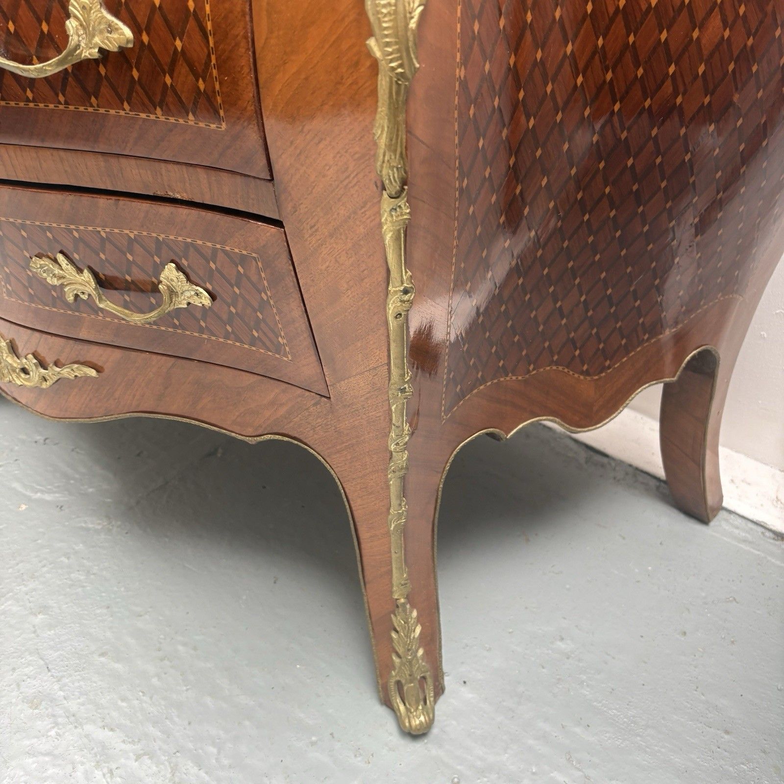 photo furniture Antique French Louis XV Style Marble Top Bombe Commode Chest Of Three Drawers