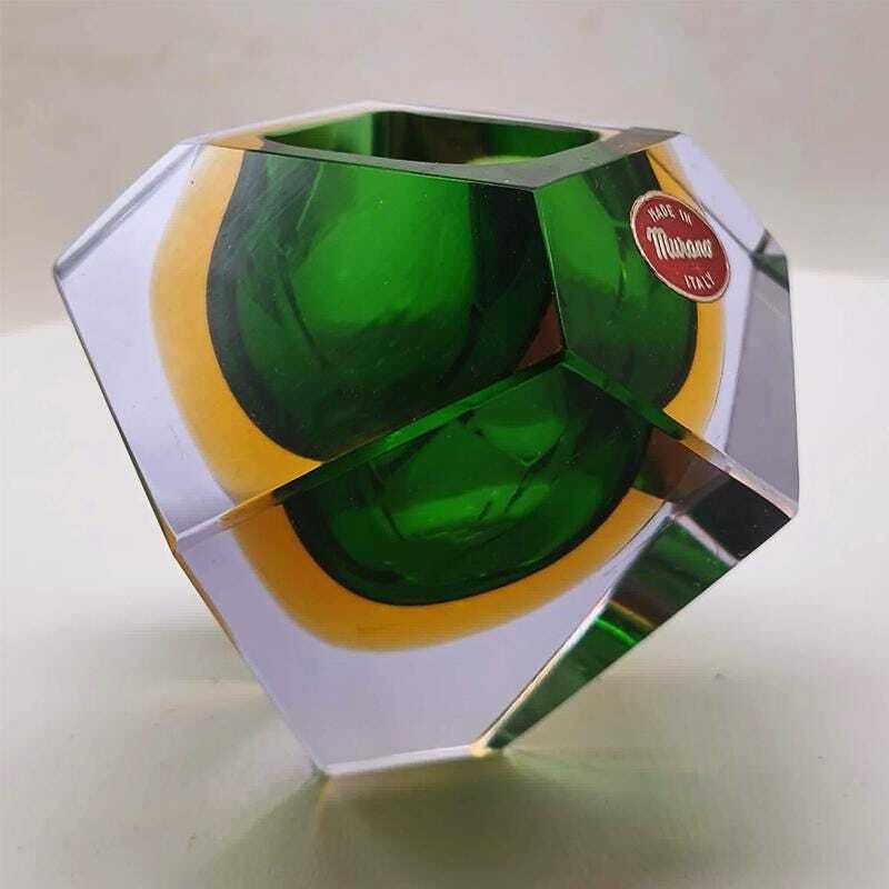 Cendrier / coupe asymétrique multifacettes en verre de Murano, années 1960. Fabriqué à Murano, Italie photo vinterior