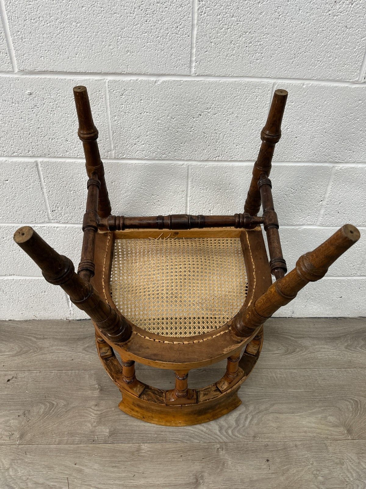 photo furniture Victorian Mahogany & Oak Captain Chair Smoker’s Bow Back Seat W/ Cane Antique