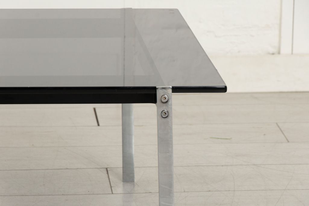 Pair Of Alpha Side Tables In Steel, Black Enamel & Black Glass Tops By Robin Day For Hille photo vintage
