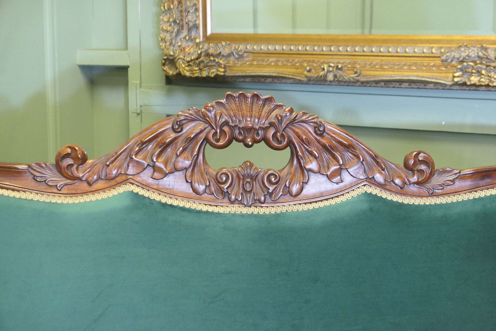 Large 19th Century Reception Salon Chaise In Green Velvet This Is A Large And Very Comfor photo vinterior