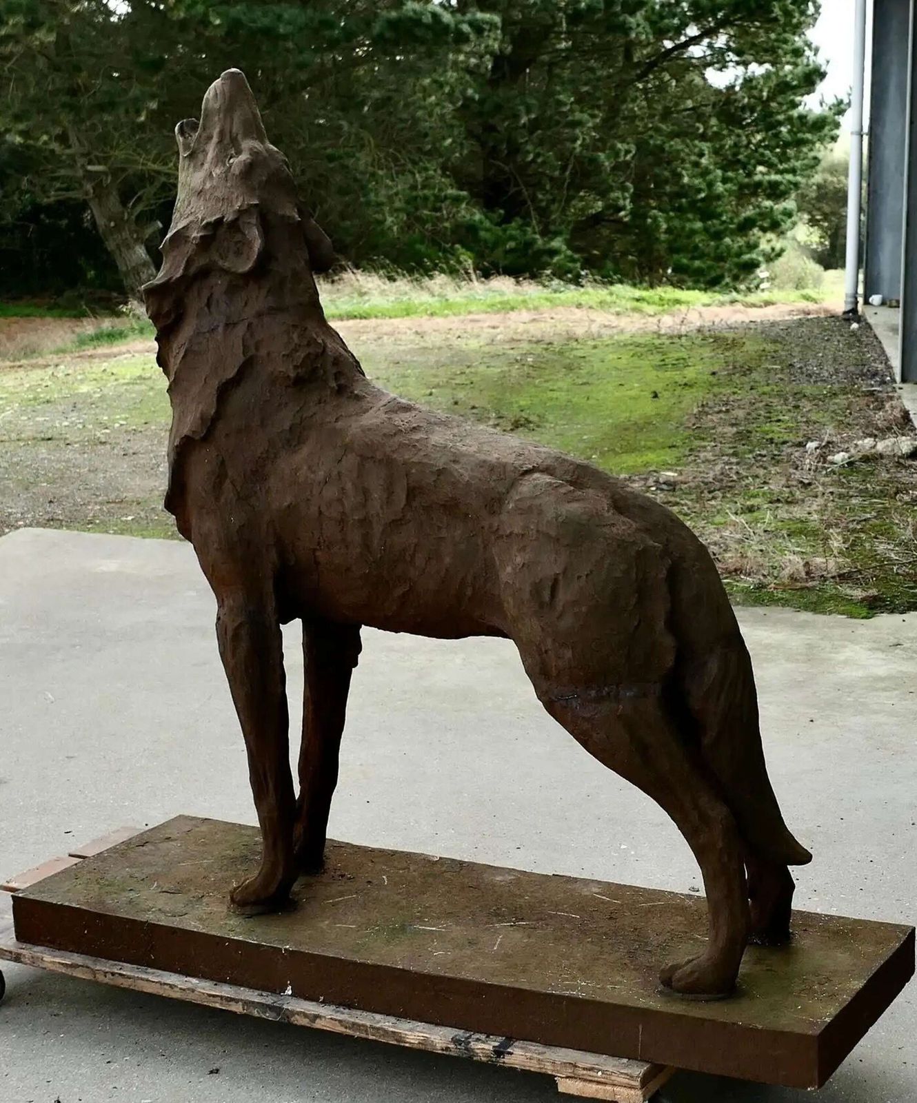 Cast Iron Statue Of A Huge Howling Wolf A Handsome If Terrifying Beast