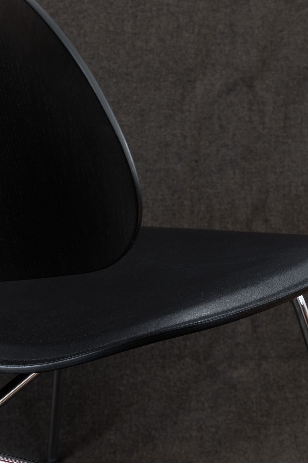 photo vintage Vitra Eames Lcm Lounge Chair In Black Ash & Black Leather