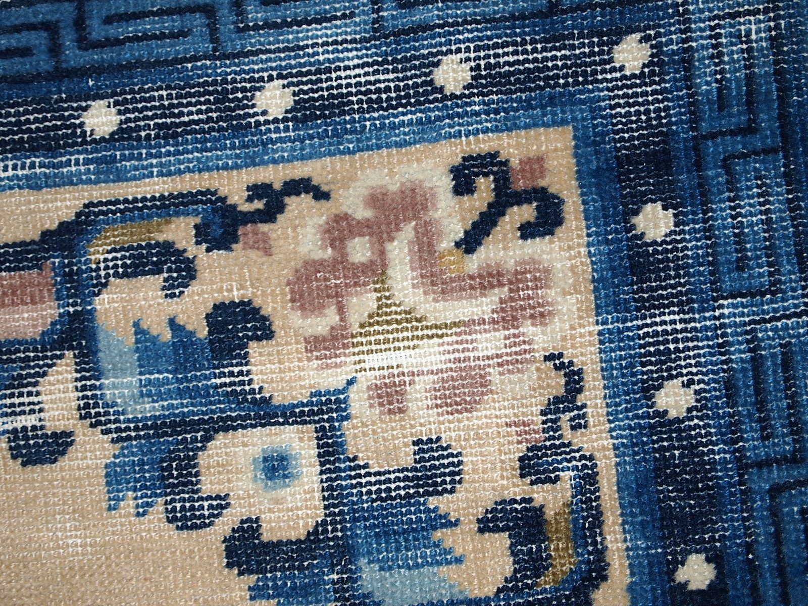 photo furniture Tapis de Pékin chinois d'époque en laine, fait main - 128 × 195 cm (4'2" × 6'3") - années 1880