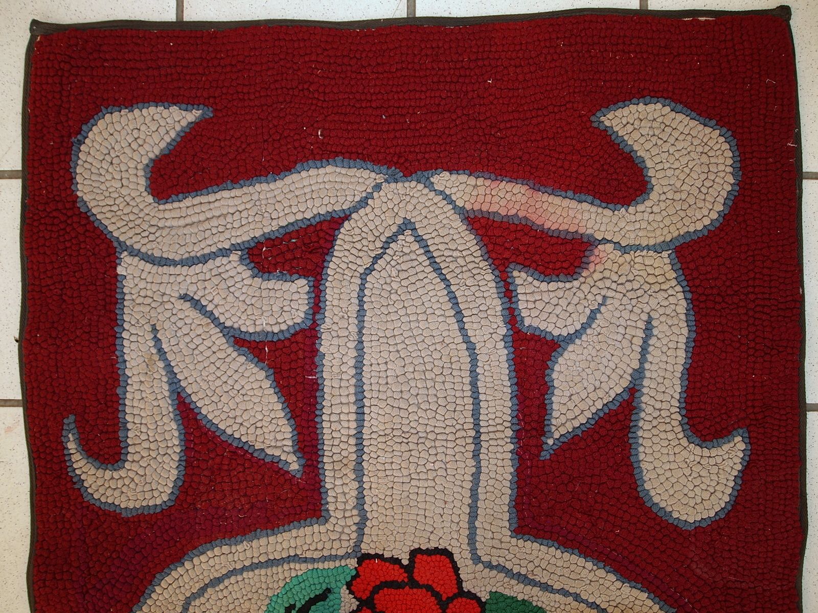 Tapis à points noués américain d'époque en laine, fait main, années 1930 - 67 × 135 cm photo furniture