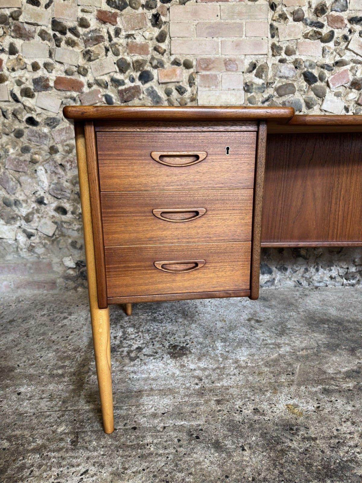 🚛 Vintage Mid Century Teak Boomerang Desk By Gőran Strand Scandinavian Design photo buy