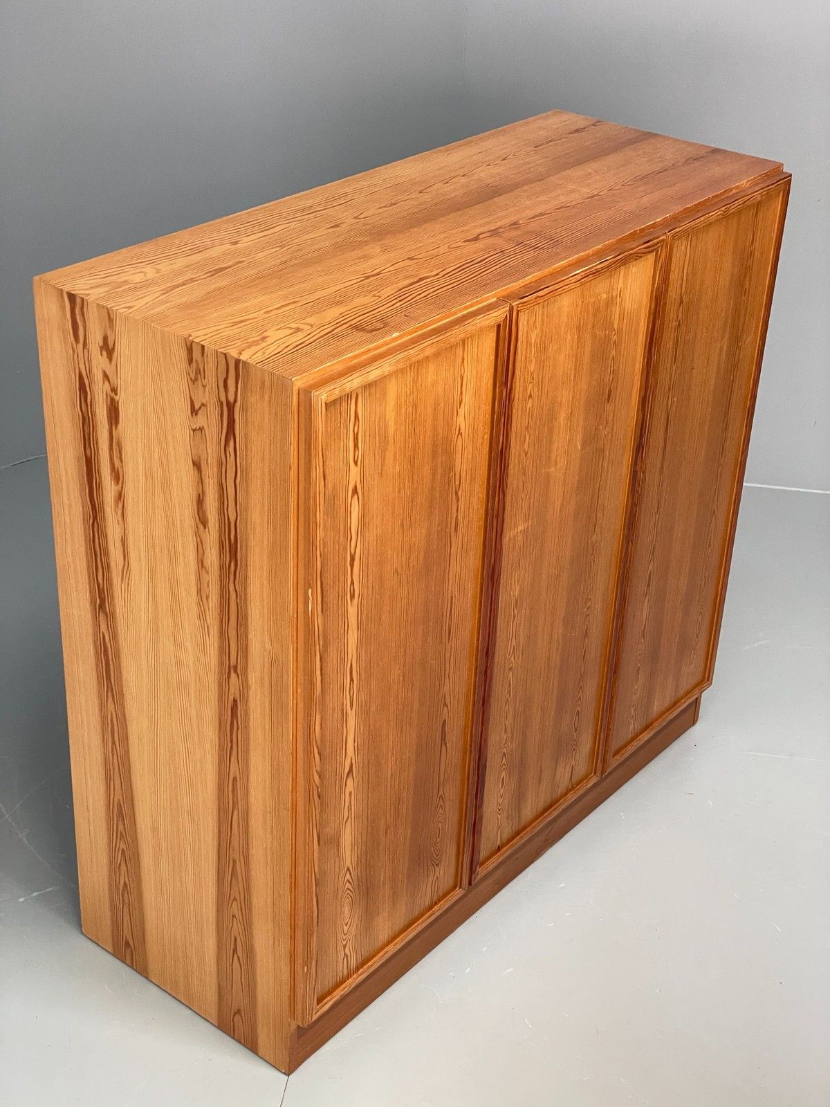photo vinterior Vintage Danish Pine Cabinet By Viborg Møbler 1970s Drawers Shelving Eb10846