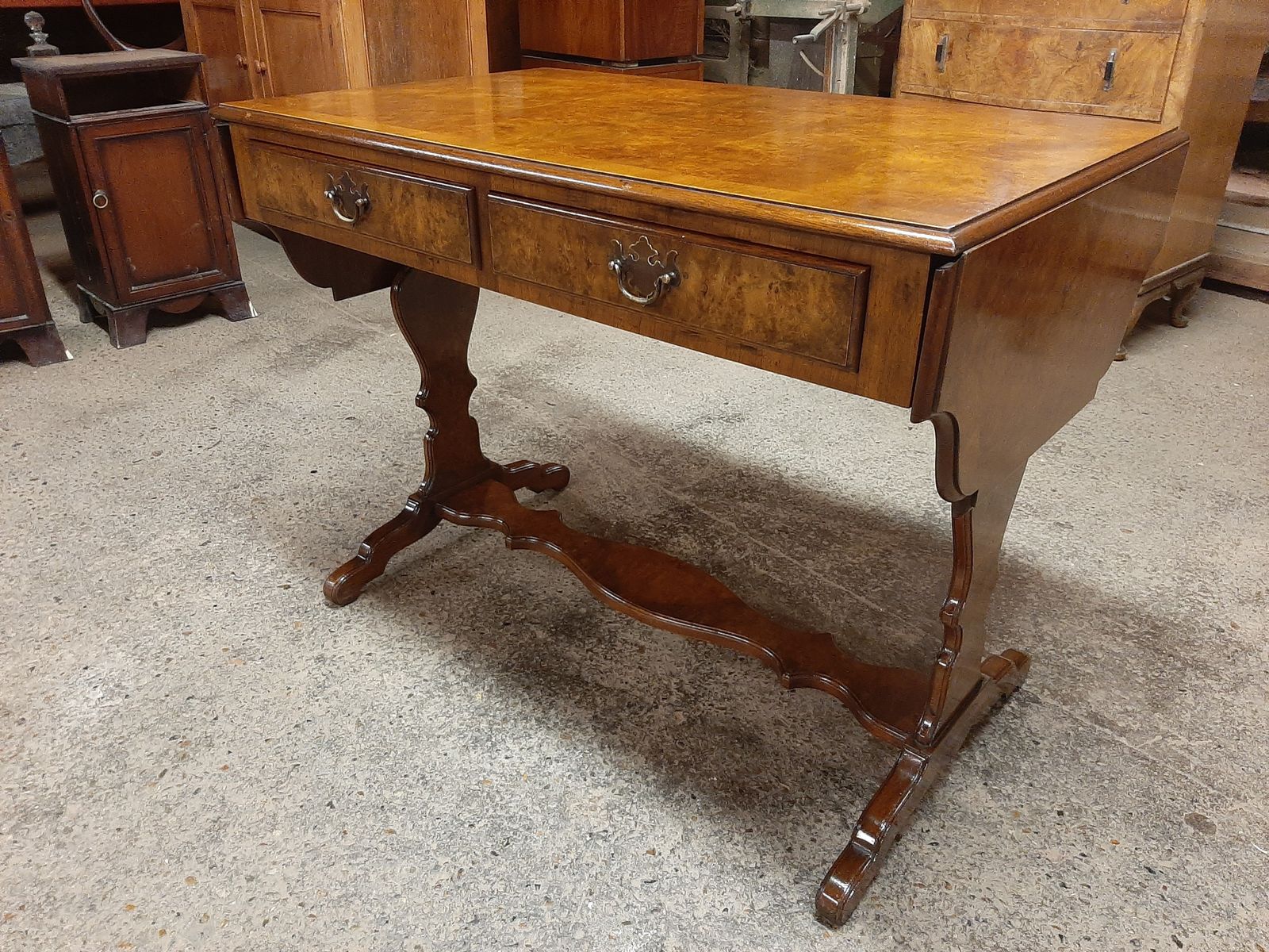 Lovely Art Deco Burr Walnut Desk In Very Good Condition photo furniture