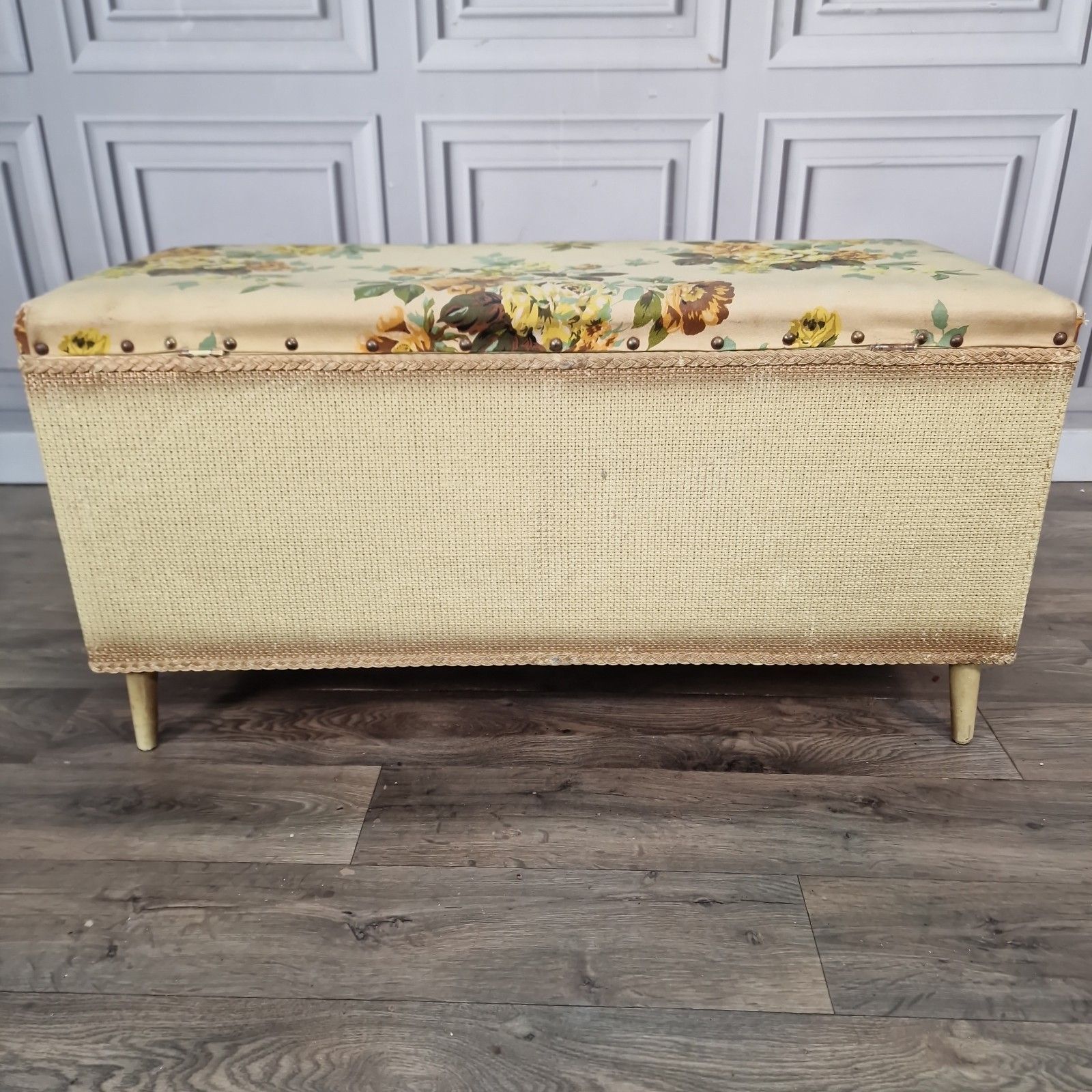 photo vintage Vintage Sirrom Storage Blanket Box Floral Upholstered Ottoman Loom Basket Retro