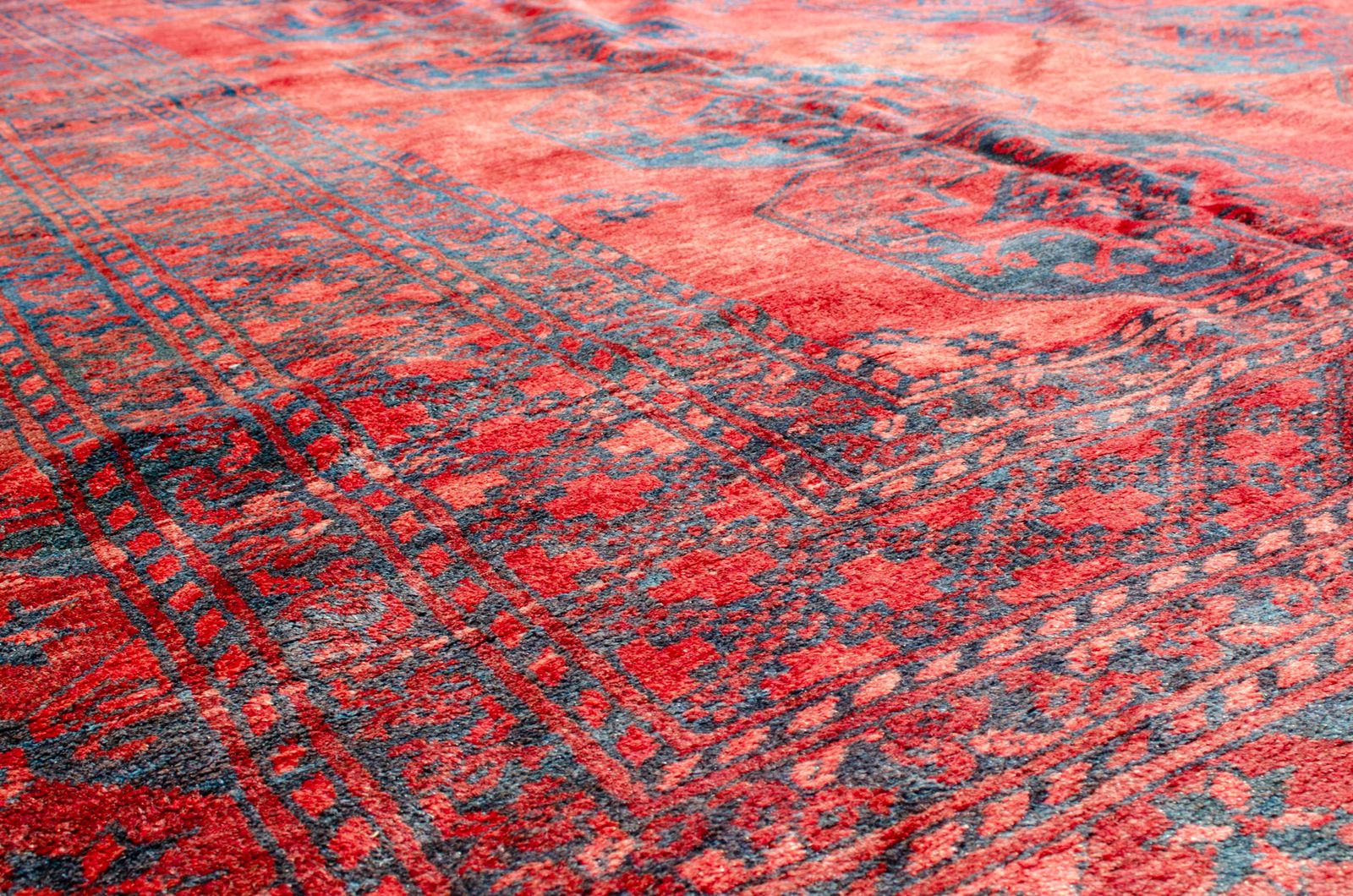 Antiek Aktche tapijt 420x366cm photo Textiel