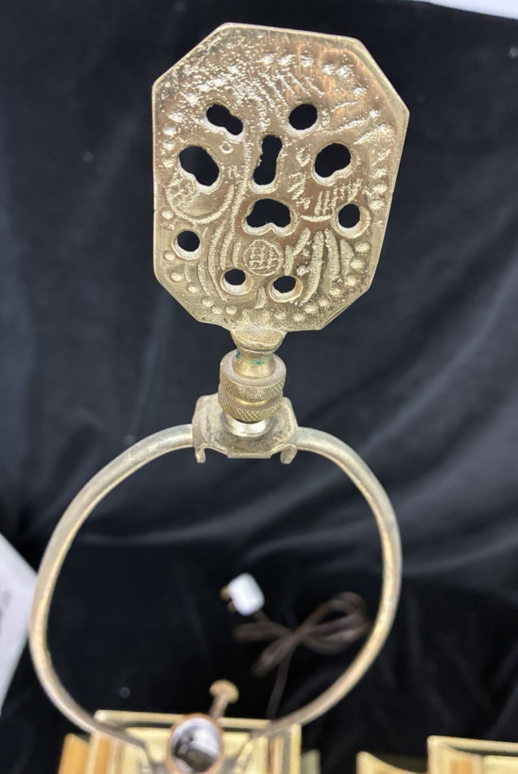 photo vinterior Pair Of Large Table Lamps Hollywood Regency Oriental Pagoda Brass On Wood Plinth