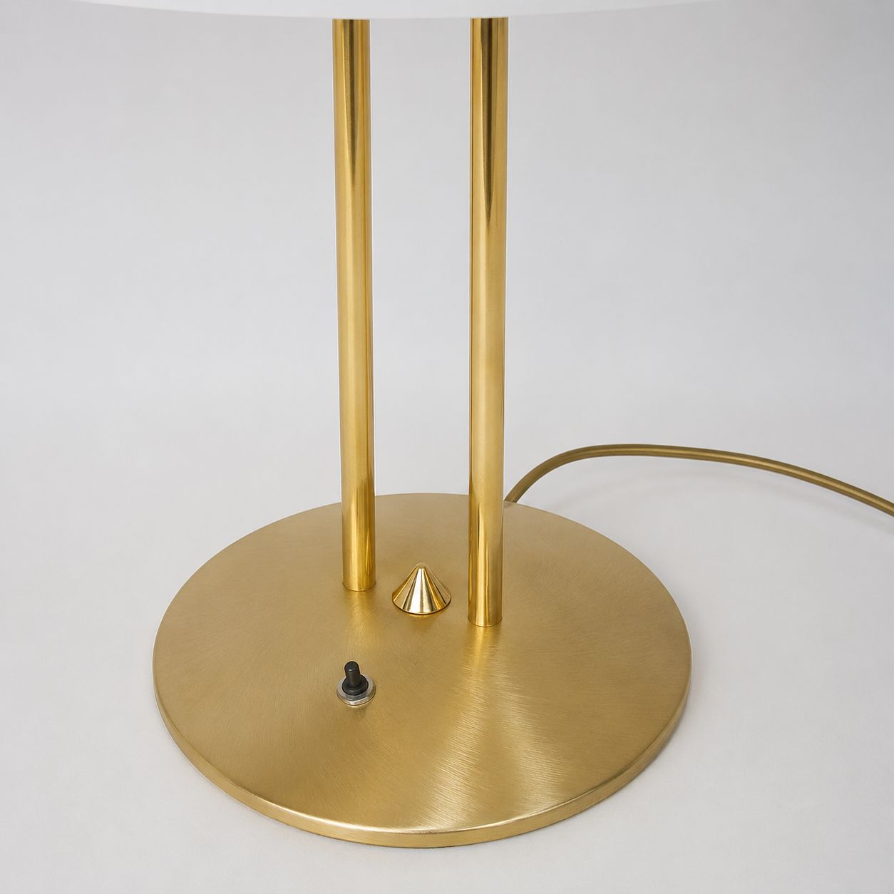 Moderne tafellamp, jaren 1980 | Dimbaar | Messing en glas photo for sale