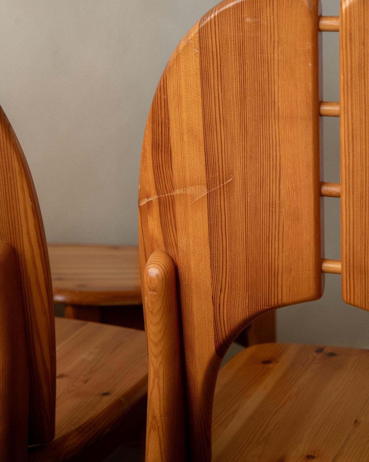 photo vinterior Scandinavian Brutalist Pine Dining Chairs With Sculptural Back, 1970s, Set Of 6