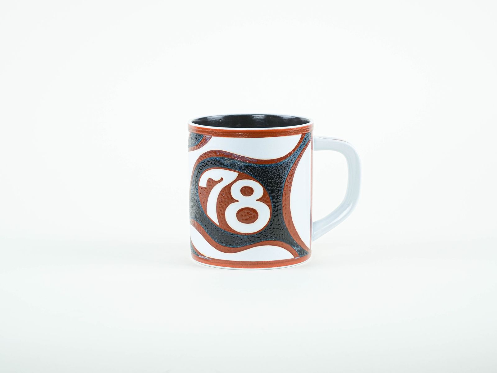 Mug en céramique, design danois, 1978, designer : Bo Kristiansen, fabricant : Royal Copenhagen photo Décoration